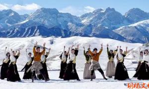 ������죬����Զ�� ����������ף����ѩ���껪��������